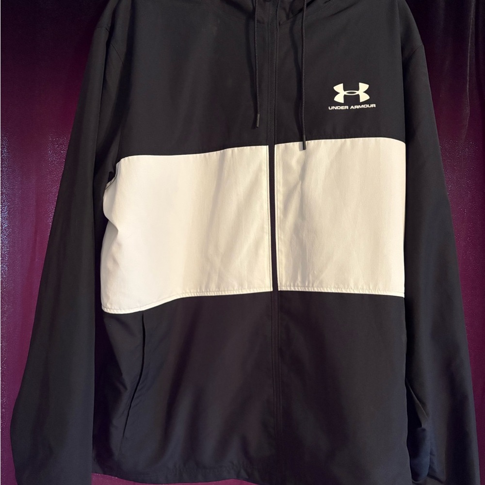 Under Armour Men's Black and White Windbreaker